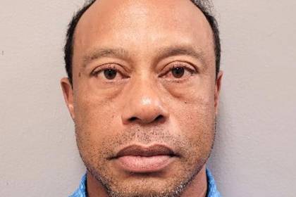 El golfista Tiger Woods, su arresto y el accidente de tránsito que lo complica