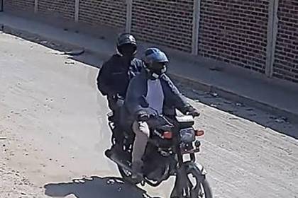 Santa Cruz: Cámara se seguridad registra atraco a una mujer en el Plan Tres Mil