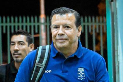 Erwin Sánchez deja de ser técnico de Blooming, señala dirigente celeste