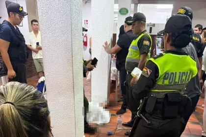 ¿De qué murió la mujer que festejaba su cumpleaños en un restaurante cruceño?, este es el informe policial