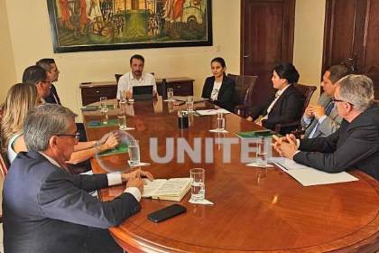 Santa Cruz: Velasco realiza su primera reunión de gabinete y secretarios exponen prioridades en el inicio de la gestión