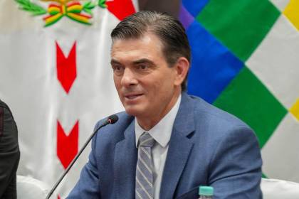 Rodrigo Paz dice que el 50% del contenido educativo lo definirán los departamentos