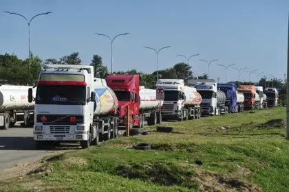 Economista: Subvención de combustibles no es sostenible porque implica desabastecimiento y déficit fiscal