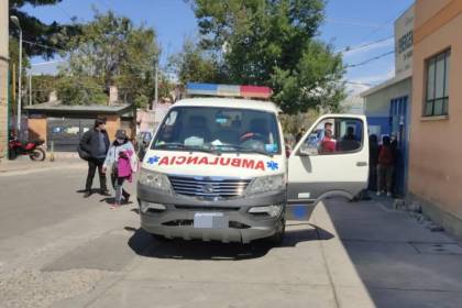 Médicos retiran un cuchillo incrustado en la cabeza de un joven de 20 años en La Paz 