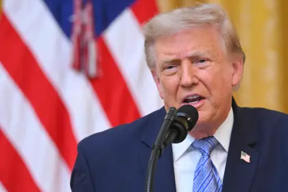 Trump pone en duda integridad del sistema electoral de EEUU y acusa a China de “la mayor filtración de datos de votantes”