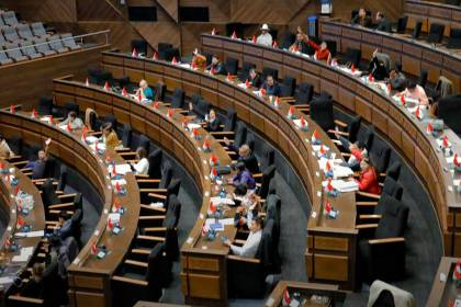 Diputados aprueban crédito de 34 millones de euros para el “programa de energía renovable” y lo remiten al Senado