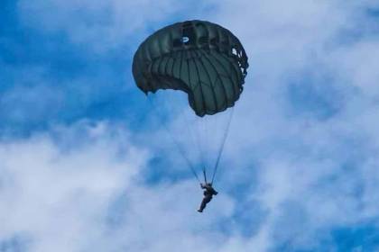 Informe forense confirma que instructor de paracaidismo murió por un “trauma general”, reporta la Policía 