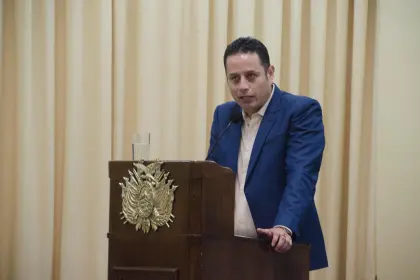 Lara dice que no le han pagado su sueldo ni a él ni a los funcionarios de la Vicepresidencia