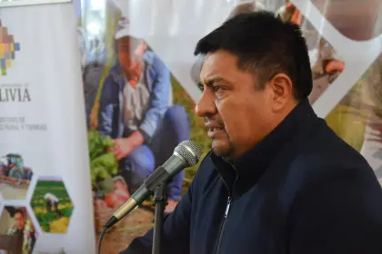 La CPE limita la biotecnología, por lo que se necesita una ley para su “uso responsable”, dice ministro Flores