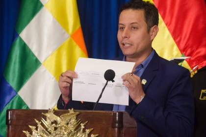 Presidente del Senado insta a Lara a suspender convocatoria a interpelación “ante riesgo de cometer acciones contra la ley”