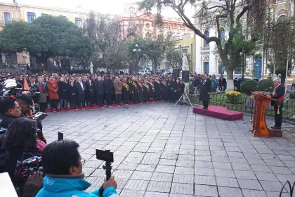 Con la iza de la bandera en Plaza Murillo, La Paz abre las Fiestas Julias por su gesta libertaria con esperanza de mejores días