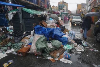 Defensoría presenta acción popular para exigir el recojo de basura acumulada en La Paz