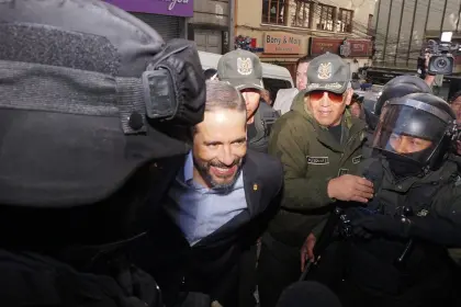 Abogado dice que son 16 las audiencias suspendidas porque no se trasladó a Camacho a Santa Cruz