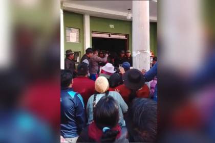 Tras tensión en Viacha, acusados de matar a un chofer se salvan de ser linchados y son llevados de nuevo a celdas