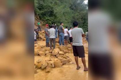 Video muestra el tamaño de las rocas que cayeron en la vía a los Valles