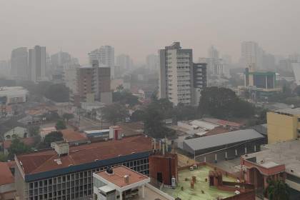 La capital cruceña vive su segundo día consecutivo con “muy mala” calidad de aire debido a la humareda