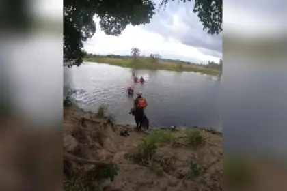 Hallan el cuerpo sin vida de un adulto mayor en una laguna en Santa Cruz