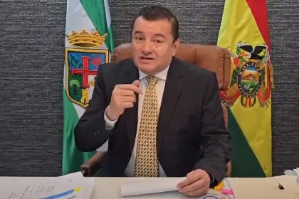 Difunden primera foto de Jhonny Fernández dentro de Palmasola en una revisión médica