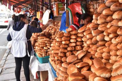 Falta pan en La Paz: El incremento del precio de la harina, los bloqueos y la falta de combustibles golpean la producción 