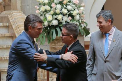 Paz pide al nuevo fiscal general garantizar la independencia del Ministerio Público y le plantea otros tres desafíos