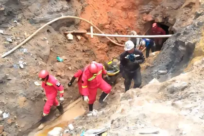 Dos trabajadores mineros mueren tras la explosión de dinamita en una una mina de Potosí, reporta la Policía 
