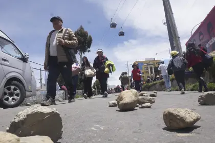 Senadores buscan conformar una comisión integrada para tratar ley antibloqueos
