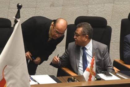 Oviedo responde 15 preguntas ante el Legislativo por el caso maletas y apunta a la Aduana