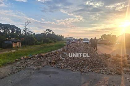 Cierran accesos a la sede de los cocaleros donde está refugiado Evo y refuerzan su seguridad en puertas de su audiencia