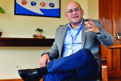 Hoteles lujosos, patrocinios y compras sin justificación: Condenan a exgerente de Entel de Añez a 8 años de prisión 