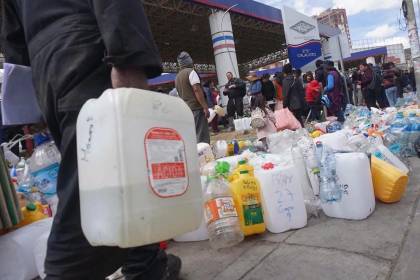 Ministerio de Hidrocarburos limita a 5 litros por día la compra de combustible en bidones tras detectarse irregularidades
