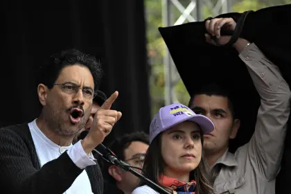 Elecciones en Colombia: el izquierdista Iván Cepeda cierra su campaña presidencial