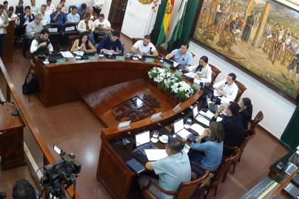 Concejo y micreros acuerdan comisión “abierta a la ciudadanía” para tratar el tema del pasaje en Santa Cruz