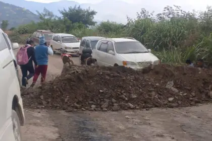 Bloqueo a Coripata cumple su tercer día por el conflicto por el pasaje y este miércoles hay una reunión en busca de soluciones