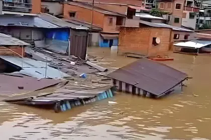 Inundaciones dejan viviendas bajo el agua en Tipuani, San Buenaventura y Zongo