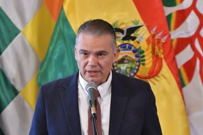 “Bolivia no está sola, tenemos aliados”: Ministro anuncia respuesta “firme” del Estado ante escalada de violencia