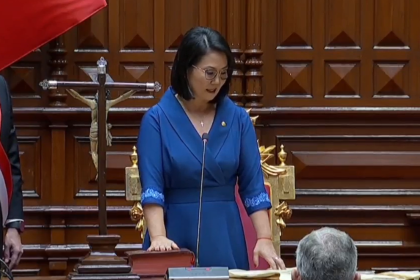 Keiko Fujimori toma posesión como presidenta de Perú