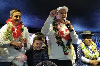 Tuto llega a la zona Sur de La Paz para respaldar al hijo de Palenque y se traza la meta de lograr mayoría en el Legislativo