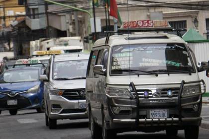 La Paz: Transporte Libre definirá este sábado si se suma a las movilizaciones o dialoga con el Gobierno, según dirigente