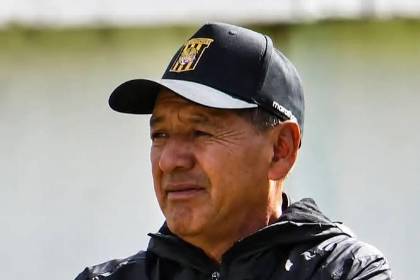 ¿Por qué Vizuete dejó The Strongest? Esto respondió el entrenador ecuatoriano