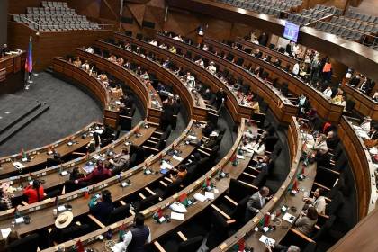 Suspenden por tercera vez la sesión de la ALP: Dos integrantes de la directiva pidieron licencia, según Choquehuanca