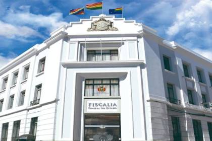 La Fiscalía General publica un comunicado en el que habla de la “ausencia definitiva” de Mariaca y respalda a Luis Montaño