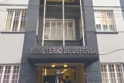 “No existe ni se evalúa la aplicación de ningún estado de excepción”, afirma el Ministerio de Defensa en respuesta a Evo