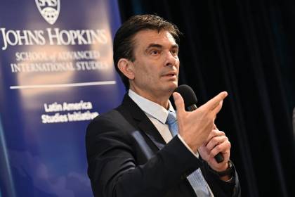 Rodrigo dice que la “guerra sucia” compromete la imagen de Bolivia en el mundo