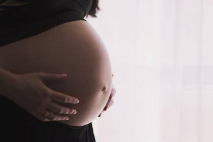 “Por poco pierden la vida”: Sujeto le propinó una golpiza a su pareja embarazada cuando huía con otra mujer