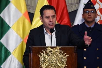 “Hay mucha gente que ve a este Gobierno muy débil”, dice Lara tras la declinación de Lupo