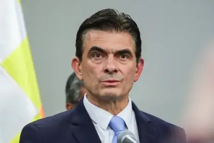Gobierno enfrenta renuncias en Cultura y Educación: se alejaron dos viceministros y el director de Secundaria en tres días