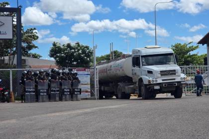 YPFB: Incorporación de aditivos puede generar “leve demora” en despachos de gasolina en Santa Cruz