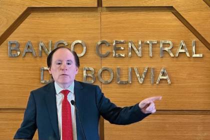 El presidente del BCB dice que “tal vez” el Legislativo puede avalar la legalización de los billetes robados del avión
