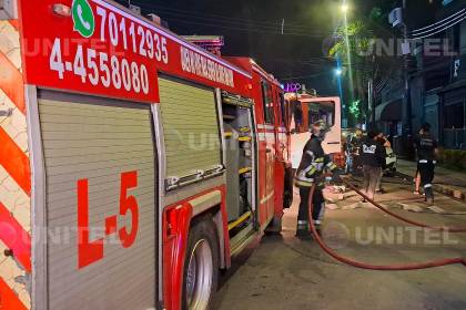 Incendio afecta a un restaurante en la zona norte de Cochabamba