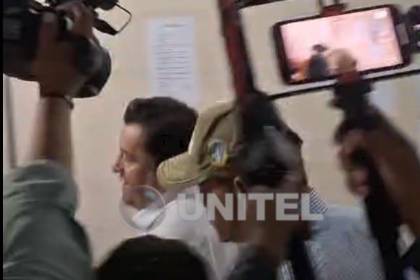 Alcalde cruceño llega al Palacio de Justicia para ser puesto ante un juez por el caso pavimento 